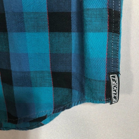 Ezekiel Shirt Mens Size Small Short Sleeve Plaid Button Down Blue Teal Black - Picture 6 of 11